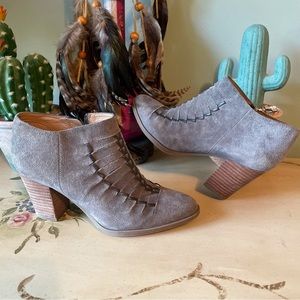 Franco Sarto Taupe Gray Tan Suede Leather Whipstitch Western Boho Ankle Boots